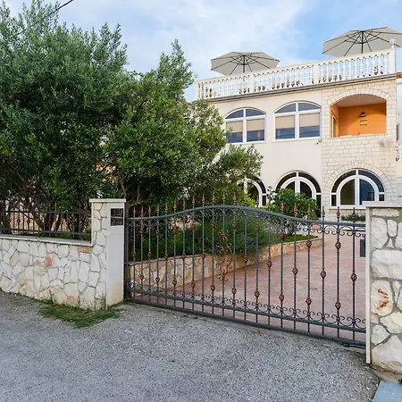Apartment Arany *